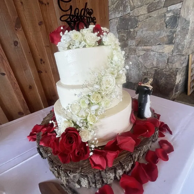 Custom cake by BeBop's