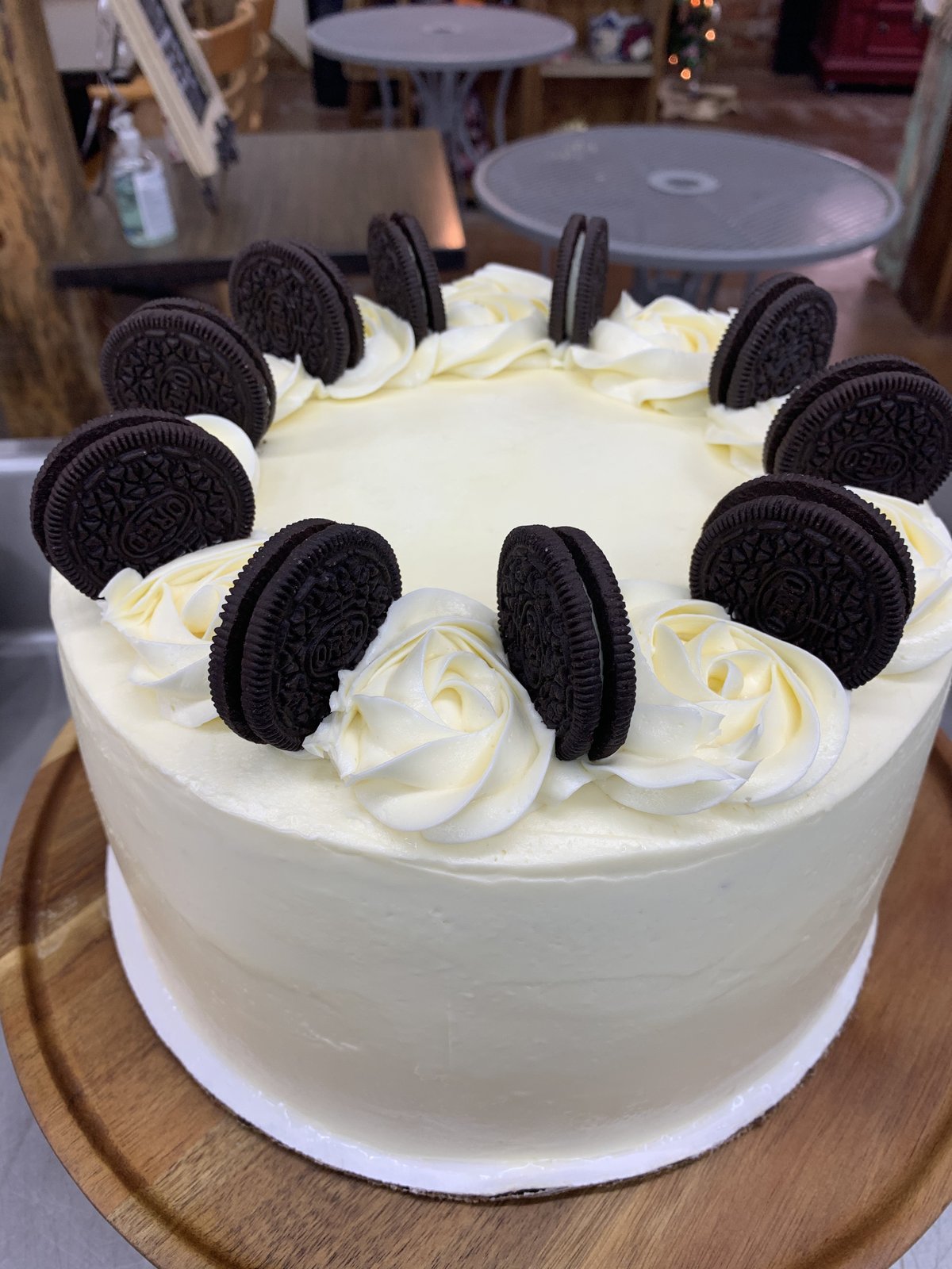Red velvet cake with berries