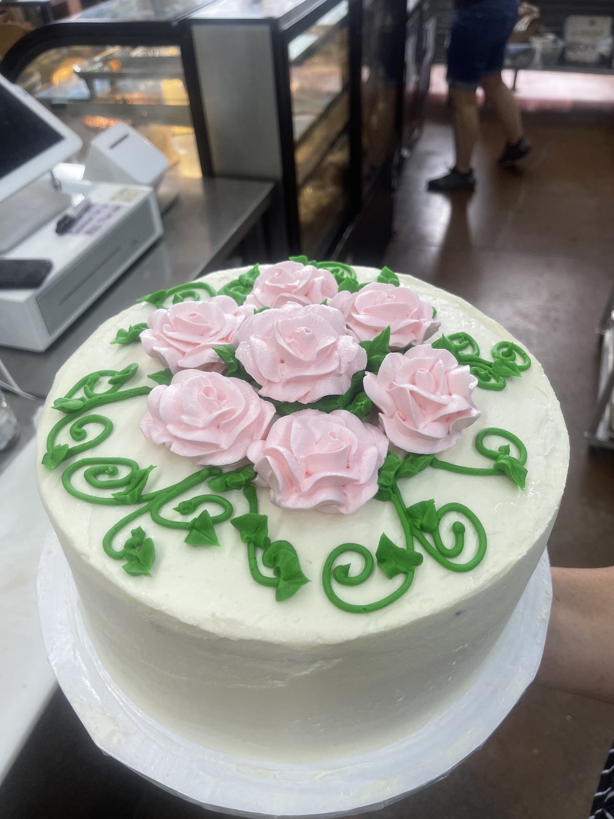 Two-tier cake with roses